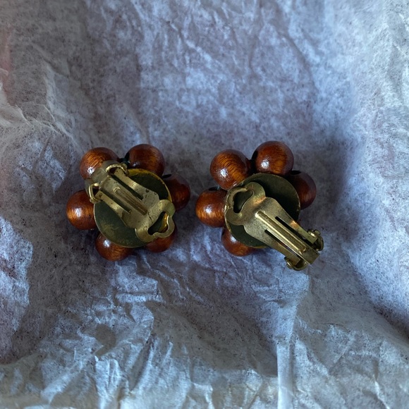 Vintage Wooden 1950’s Clip On Earrings - Picture 4 of 4